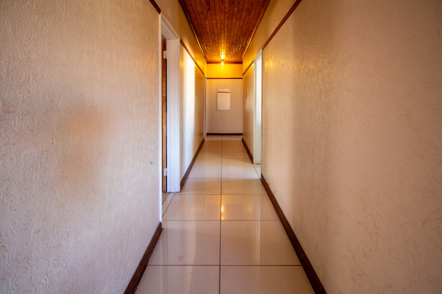 3 Bedroom Property for Sale in Lemoendraai Northern Cape